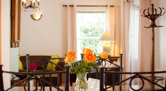 Paradiso Guesthouse & Self-catering Cottage, Забронировать Гостевой дом Константия Кейптаун