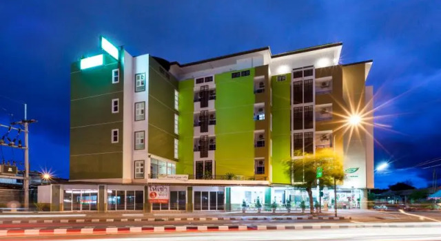 Кровать в общем номере Je Taime Hotel