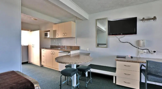Двухместная студия Цокольный этаж Edgewater Motor Lodge