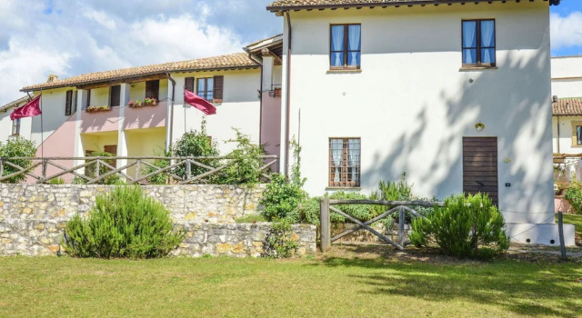 Exquisite Farmhouse in Pupaggi With Swimming Pool, Varaa Hotelli Sellano Umbria