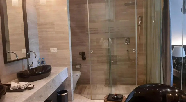 Двухместный люкс Deluxe The Lake Garden Hotel Nay Pyi Taw - MGallery Collection