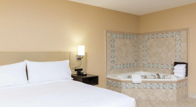 Двухместный номер Standard Hilton Garden Inn West Lafayette Wabash Landing