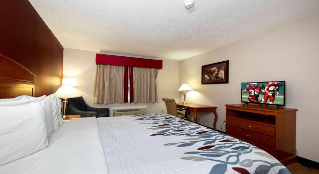 Fulton Hotel - Oswego Riverfront, Забронировать Отель Фултон Finger Lakes