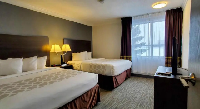 Четырёхместный люкс Super 8 by Wyndham Macleod Trail Calgary