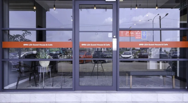 OYO 1145 Lea Guest House & Cafe, Book Pension Hoteller i Negeri Sembilan med parkering, Parkering