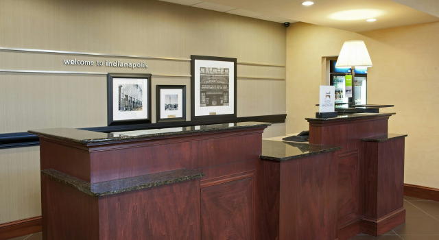 Hampton Inn & Suites Indianapolis-Airport, Boek Hotel Indianapolis 
