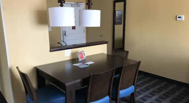 Четырёхместный люкс TownePlace Suites by Marriott New Hartford
