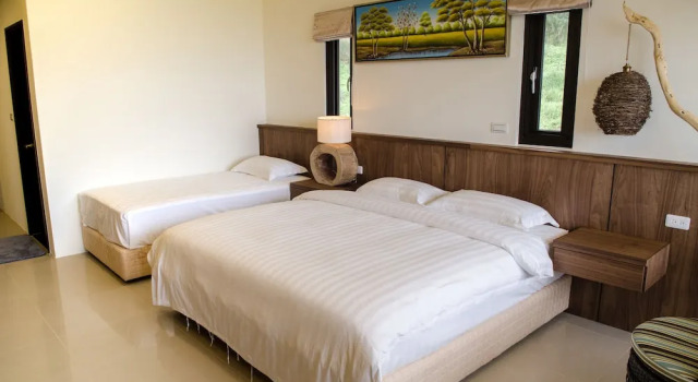Трёхместный номер Comfort Hola sea view B&B