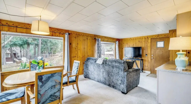 Коттедж Mountain Retreat at Base of Pikes Peak!