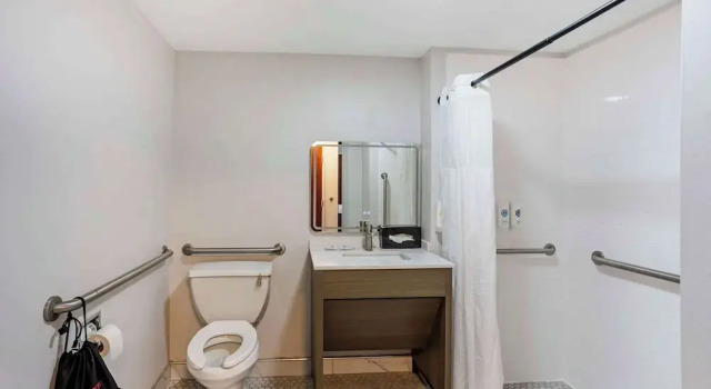 Двухместный люкс Comfort Inn & Suites Harrisburg-Hershey North