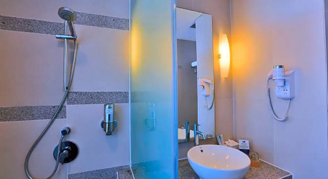 Suite Holiday Inn Express Semarang Simpang Lima, an IHG Hotel