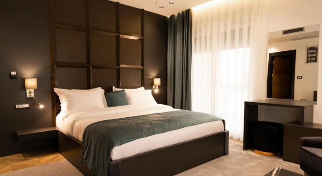 Ador Hotel