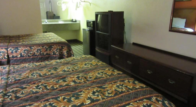 Deluxe Inn Irving, Забронировать Отель Ирвинг Dallas - Fort Worth Metropolitan Area, рядом с Irving Health Center