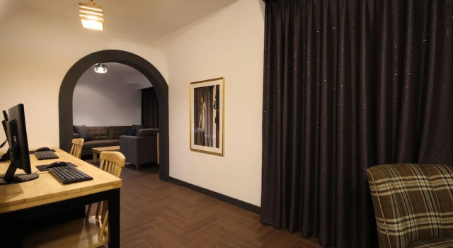 Люкс с видом на город Nature Hotel