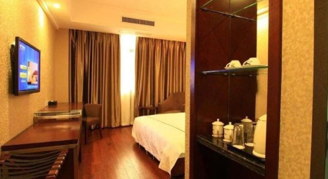 Anhui Shangjing Hotel, Prenota Hotel Hotel a Chizhou con parcheggio, Parcheggio
