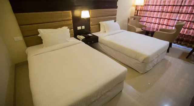 Royal Reve Hotel, Rezerwuj Hotel Secunderabad 