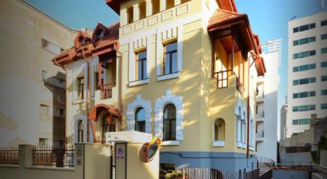 Amadeus Residence