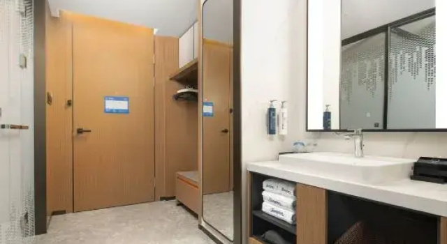 Двухместный номер Standard Hampton by Hilton Yangquan
