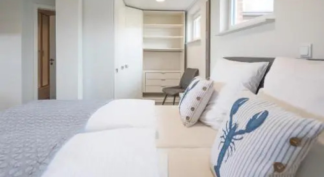 Bungalow Neuwarft, Wohnung 1