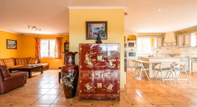 Hillside Retreat in Roquebrun, Забронировать Вилла Виллы Hérault, Вилла