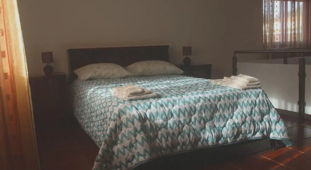 House With 2 Bedrooms in São Mateus da Calheta, With Wonderful Mountain View and Wifi, Rezervovat Hotel Hotely v Terceira s parkováním, Parkování