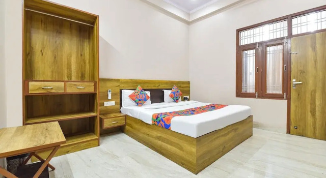 Номер Premium FabHotel Shivansh