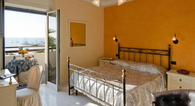 Двухместный номер Standard с балконом и с видом на море Hotel Mediterraneo