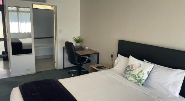 Студия Executive Academy Motor Inn