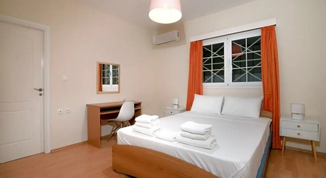 SK-George Apartments by the Sea and Airport, Забронировать Апартаменты/квартира Отели Маркопоуло - Месогаиа с парковкой, Парковка