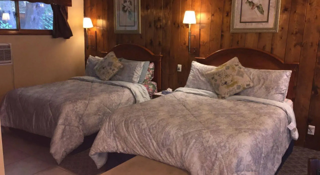 Arrowhead Tree Top Lodge, Забронировать Отель Отели Лейк-Эрроухед с бассейном, рядом с Виллидж-Бэй, Бассейн