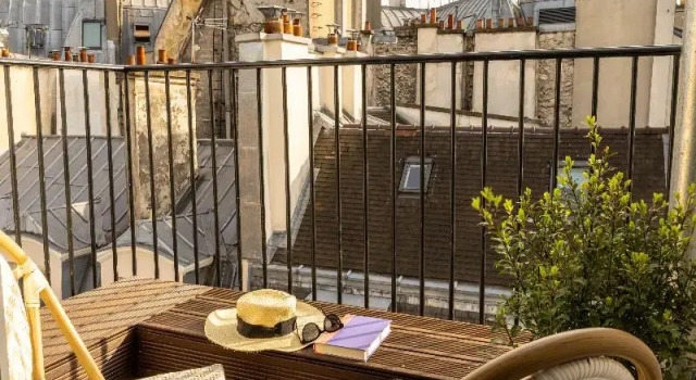 Двухместный номер Standard с балконом Hotel Tiquetonne