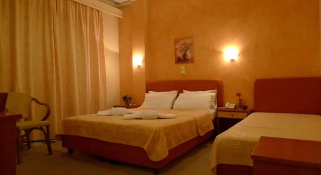 Трёхместный номер Standard с балконом и с частичным видом на море IKAROS Hotel ELLINIKO