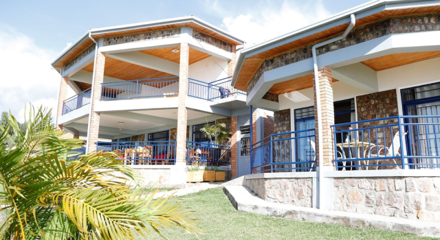 Kay Sun Hotel - lake kivu, Rezervați Hotel Hoteluri în Kinunu cu parcare, Parcare