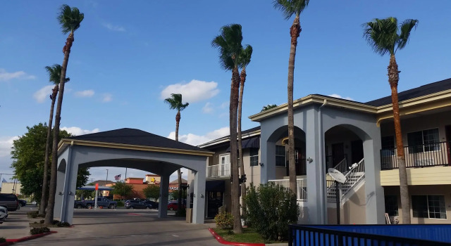 Четырёхместный номер Deluxe Texas Inn Downtown McAllen