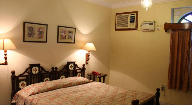 Номер Deluxe Madhuban - A Heritage Home