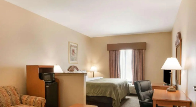 Люкс Quality Inn & Suites Houma