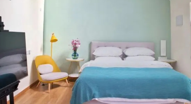 Кровать в общем номере с 6 комнатами с видом на воду Shuguo Jule Xinglv Hostel