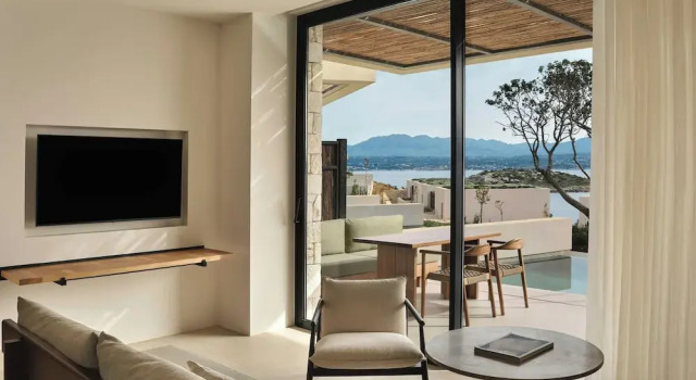Двухместный полулюкс с бассейном с видом на море JW Marriott Crete Resort & Spa