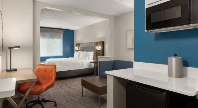 Двухместный люкс c 1 комнатой Holiday Inn Express & Suites Hawthorne Elmsford North by IHG