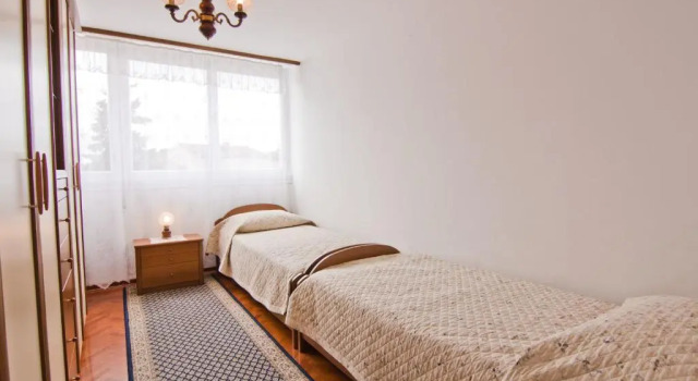 Tennis Apartment