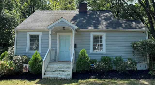 Коттедж Charming House w/ Cozy Patio & Fire Pit