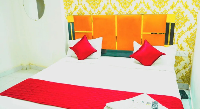 Roomshala 107 Chattarpur Farm House