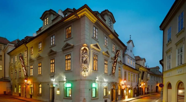 Полулюкс Charles Bridge Heritage Suites by SALVATOR HOTELS