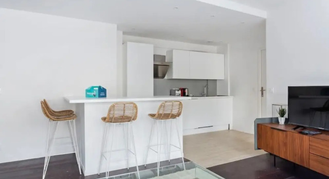 Modern Cosy 1-Bed Apartment Sleeps 6, in Paris, Забронировать Апартаменты/квартира 15-й округ: Порт-де-Версаль Париж, рядом с Espace Nadeshiko Paris France