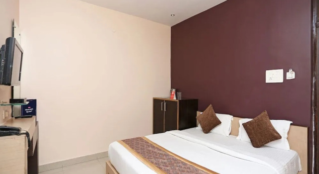 OYO 11596 Sanjay Guest House