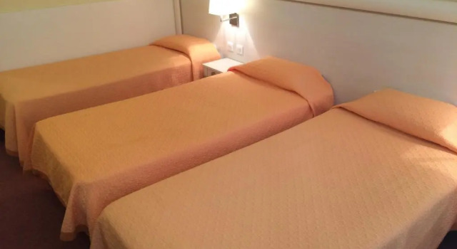 Трёхместный номер Standard Hotel Elysée