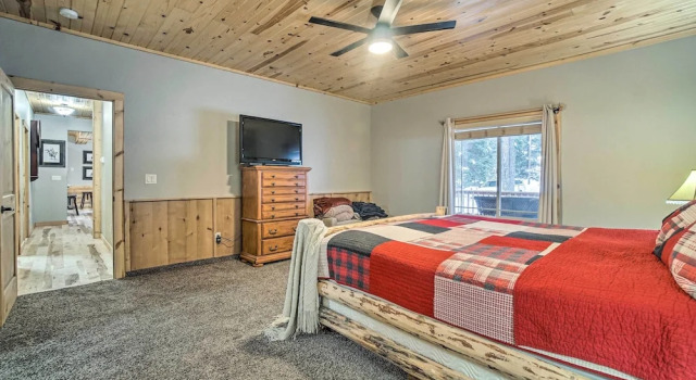 Коттедж Garden Valley Cabin w/ Loft & Large Deck