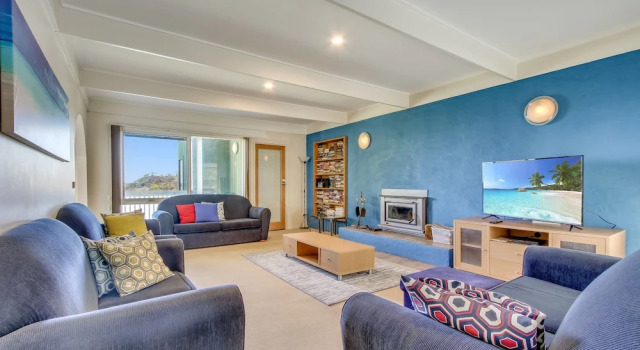 The Point - Spacious Waterfront Escape, Забронировать Отель Отели Gippsland 3 звезды, 3*