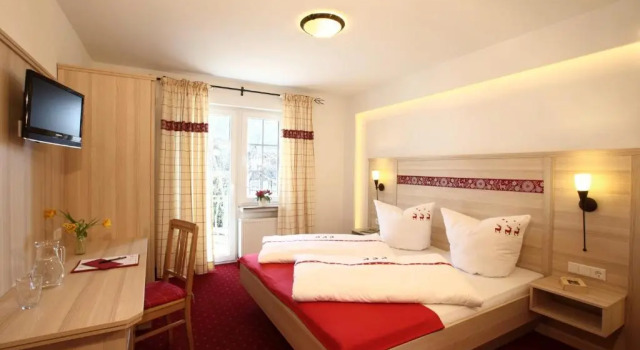 Hotel Garni Dorfkammer, Забронировать Отель Ольсберг Зауэрланд