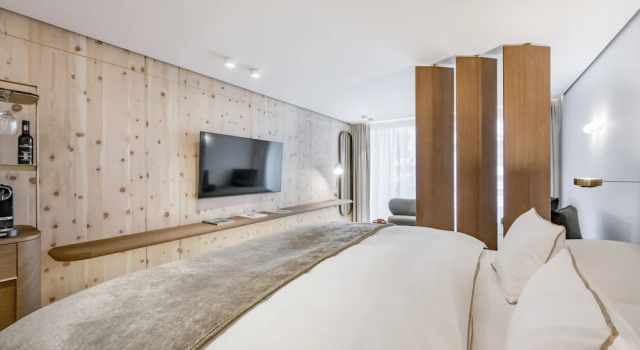 Двухместный номер Deluxe с балконом и с видом на горы Relais & Châteaux Chasa Montana